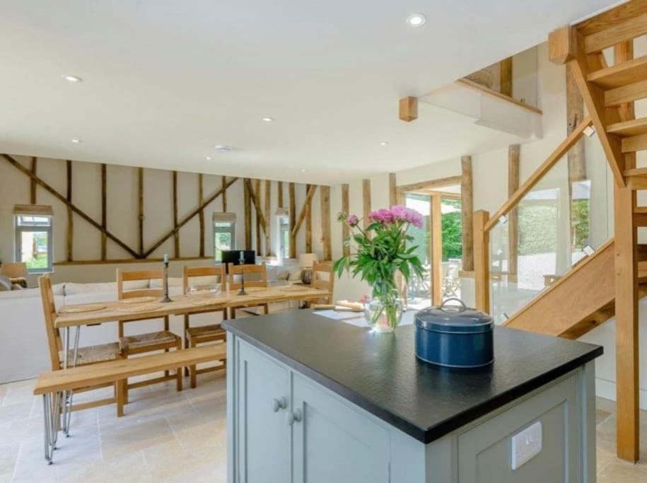 Вилла Stride'S Barn Whiteparish Экстерьер фото